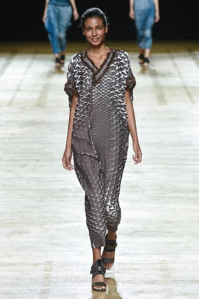 Look 4
